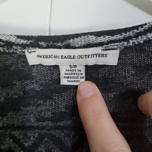 American Eagle Outfitters Women's Small Aztec Southwestern Cardigan Black White - Picture 4 of 10